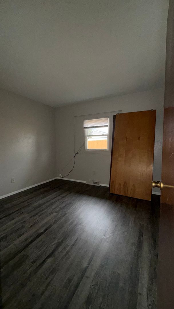 Building Photo - ak1515