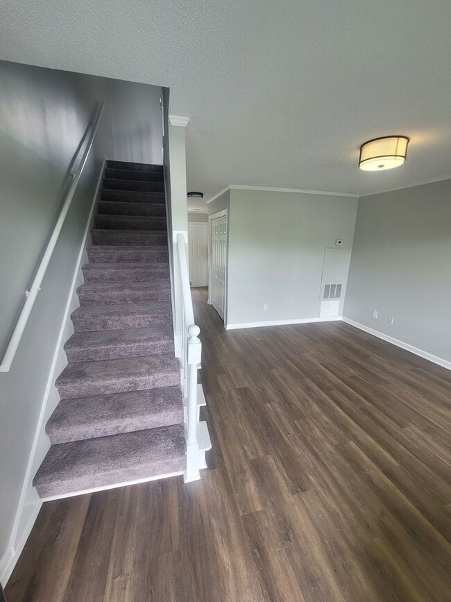 Building Photo - Cayce