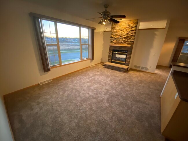 Building Photo - 5236 Sassafras Dr
