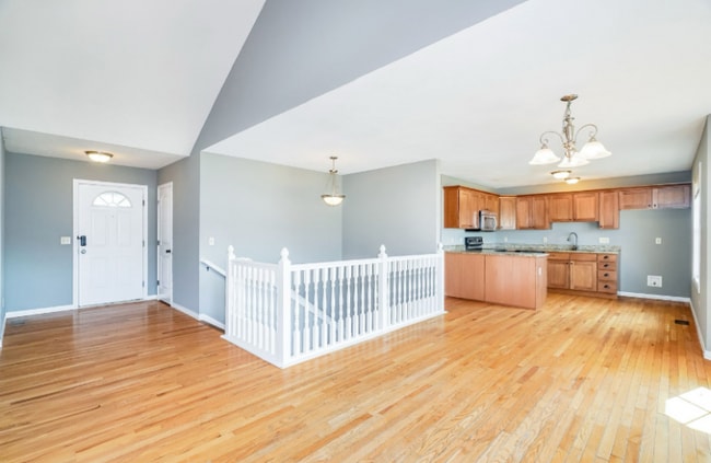 Building Photo - 4673 Oneida Dr