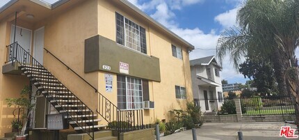 Building Photo - 323 N Virgil Ave