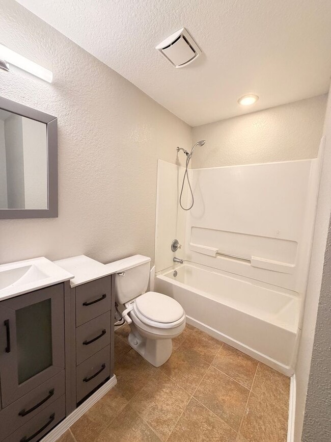 Building Photo - CUTE ONE STORY - 3 BEDROOM / 2 BATH HOME W...