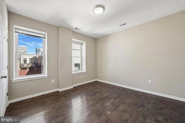 Building Photo - 617 S 2nd St