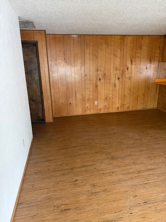 Building Photo - Hascall-PM-026-0278