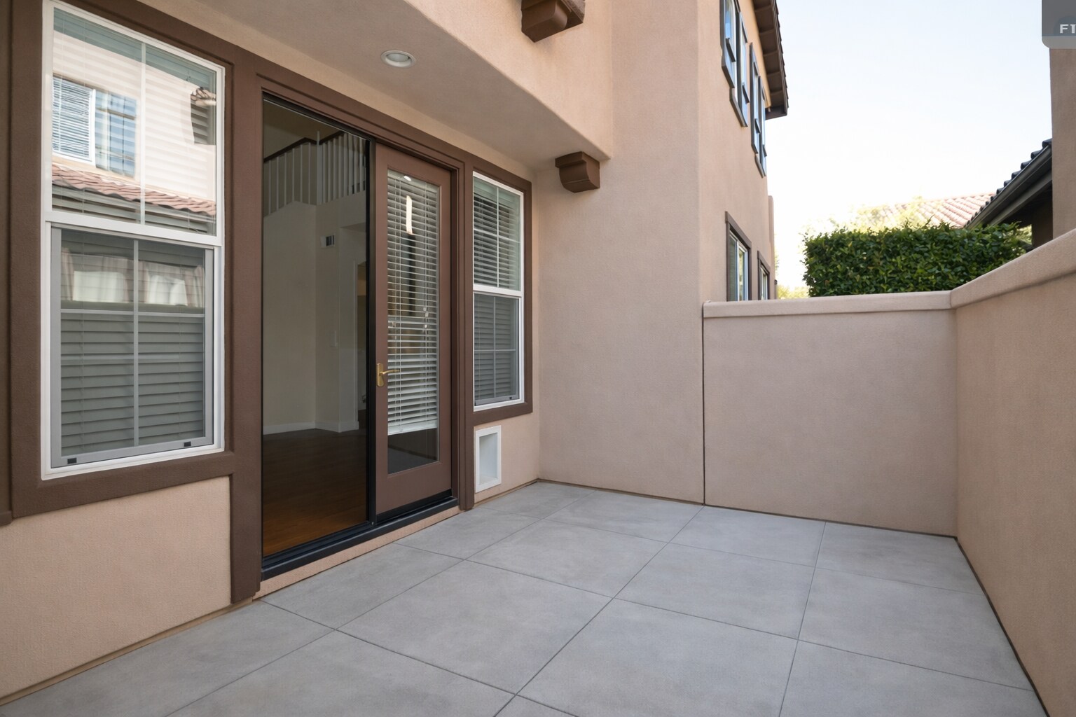 Building Photo - 33 Wonderland