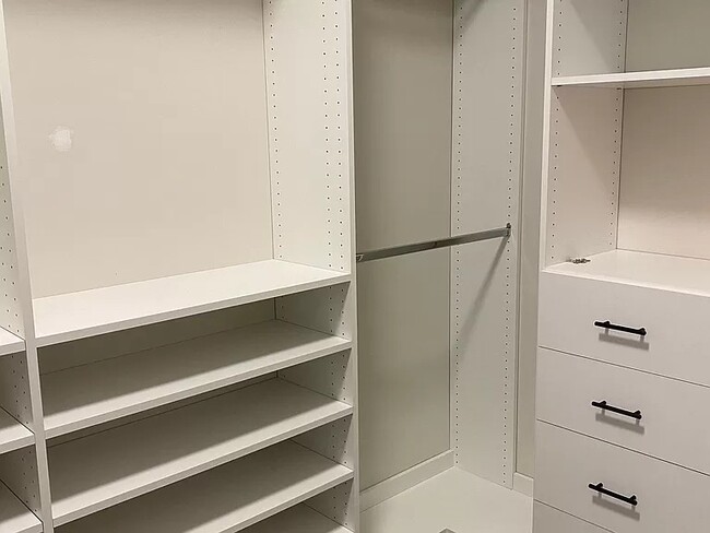 Building Photo - 575 S Goddard Blvd