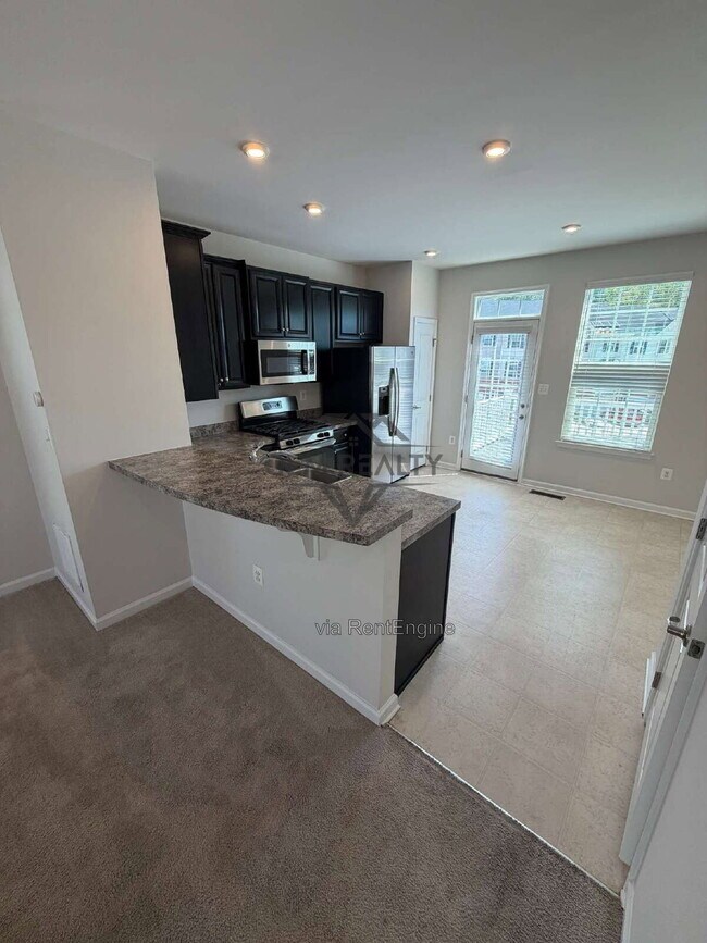 Building Photo - 501 Rolling Valley Dr
