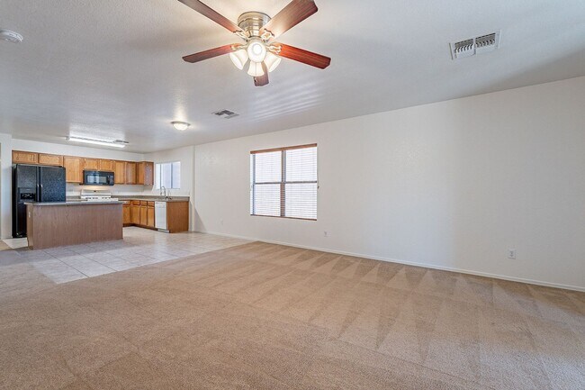 Building Photo - Spacious Oro Valley 4-Bedroom Rental with ...