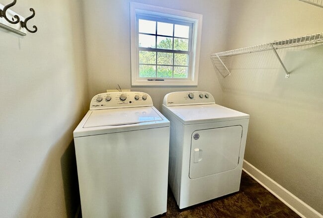 Building Photo - Spacious Home on a Large Lot in Grande Oaks!