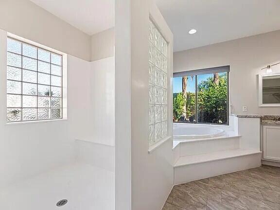 Building Photo - 44800 Calle Santa Barbara