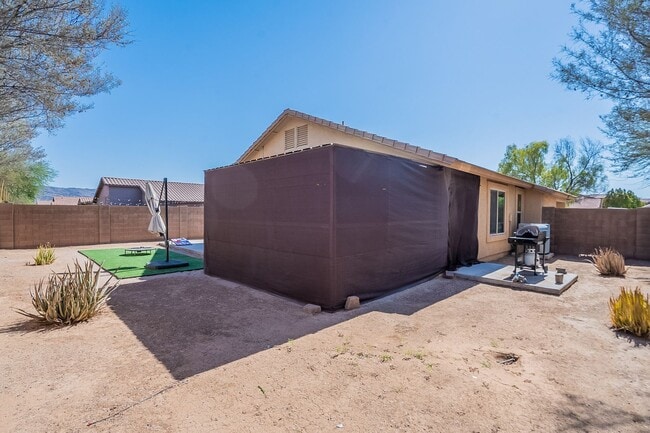 Building Photo - Stunning 4-Bedroom, 1.75-Bath Home Near South Mountain Section 8 Welcome