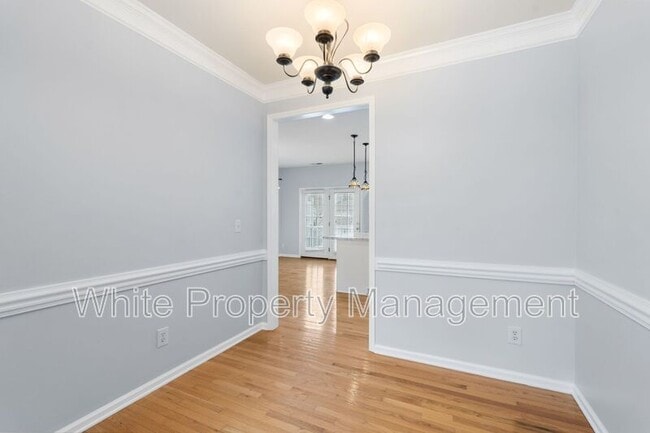 Building Photo - 13810 Hill St