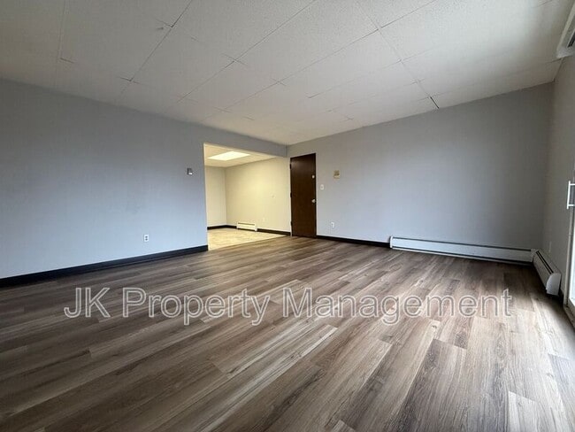 Building Photo - 1122 1st Ave SW