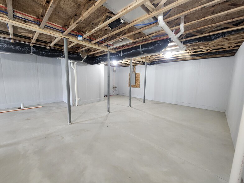 Building Photo - 73 Ivan Dr