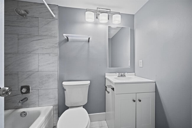 Building Photo - 436 Fanshaw K