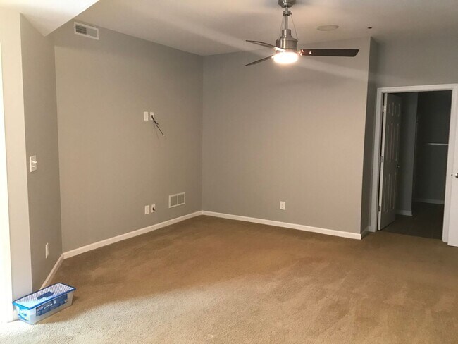 Building Photo - Located in the Detroit-Shoreway Area