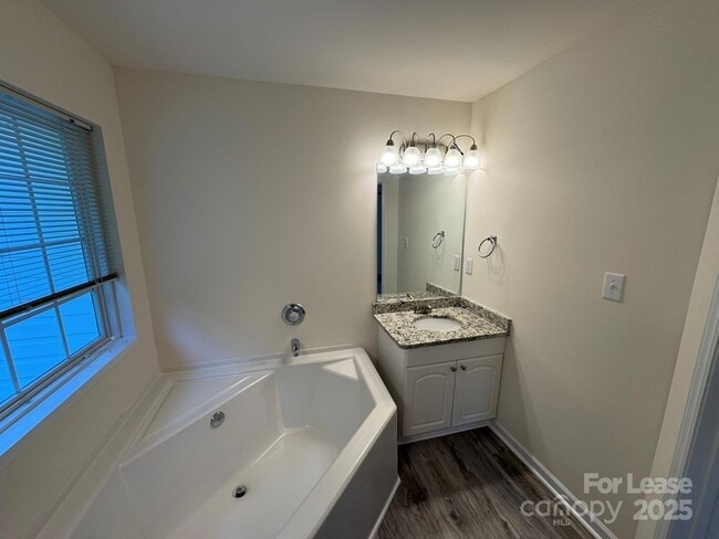 Building Photo - 6610 Cedar Cliff Dr