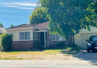 Building Photo - 3 bed /2 bath home in East Sac