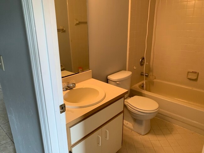 Building Photo - 33 Fernwood Lane