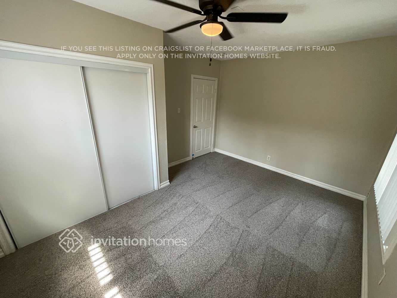 Building Photo - 260 E Plenty St