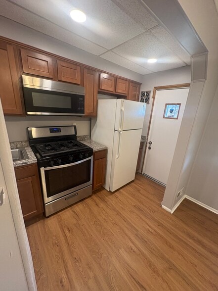 Building Photo - 333 N Grantley St