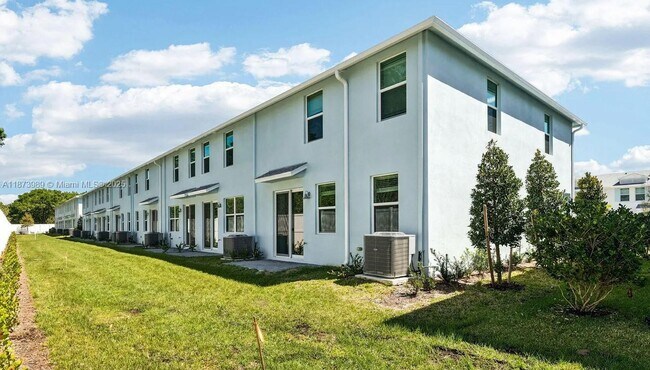 Building Photo - 478 Salisbury Cir