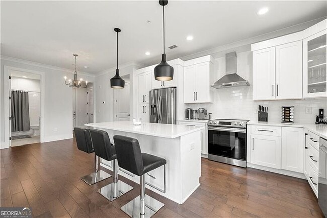 Building Photo - 6890 Peachtree Dunwoody Rd