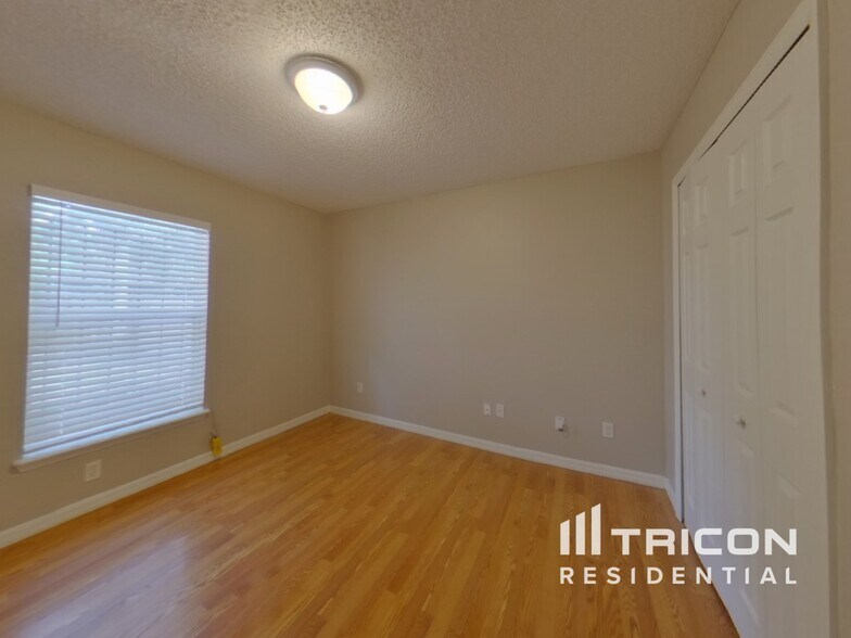 Building Photo - 335 Heritage Estates Ln