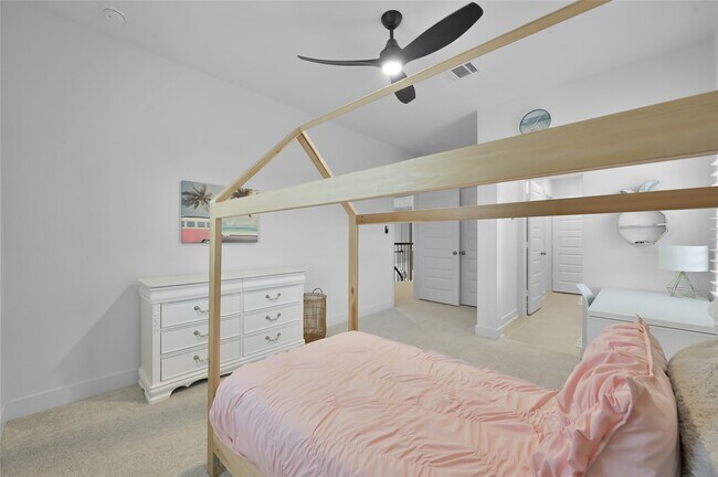 Building Photo - 1145 Lake House Dr