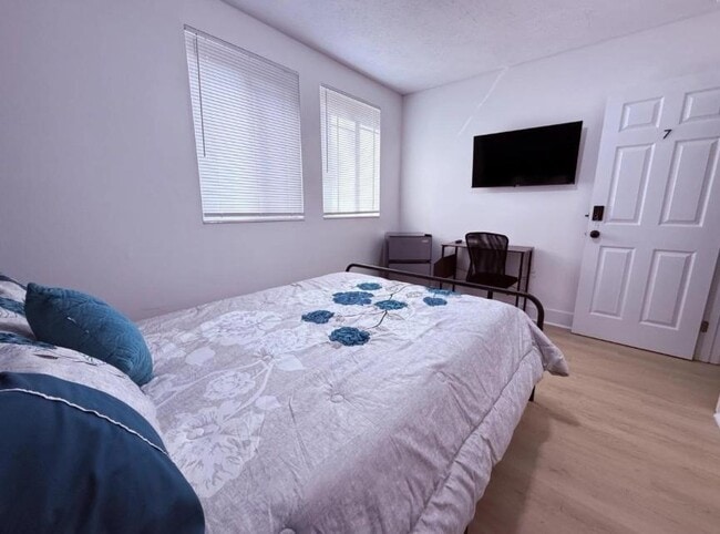 Building Photo - 5140 River Bluff Ln