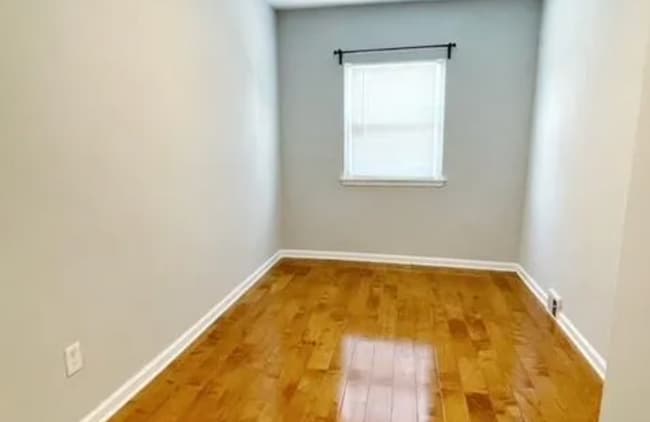 Building Photo - 413 W Porter St