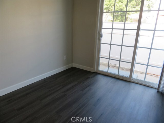 Building Photo - 924 Wyval Ave