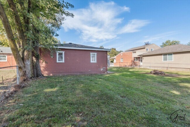 Building Photo - $1995 3 bedroom ranch Shelby TWP