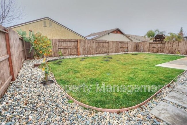 Building Photo - 4086 Pinoche Peak Way
