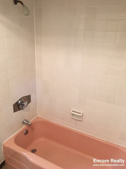 Building Photo - 119 Sutherland Rd