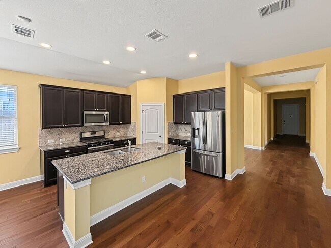 Building Photo - 815 Expedition Way