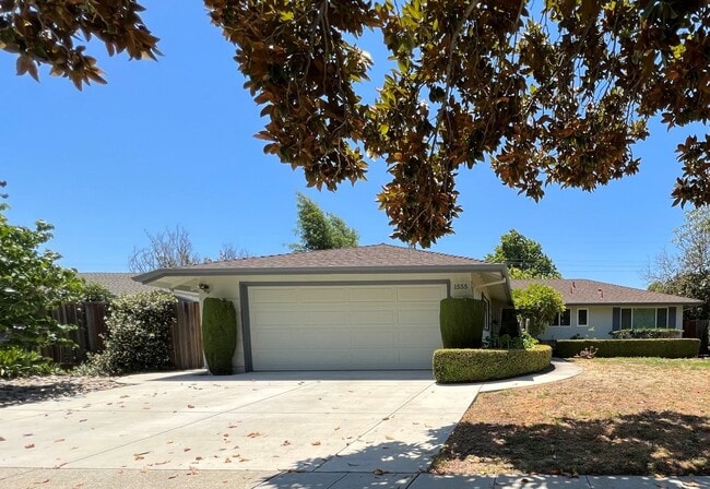 Primary Photo - Renovated Sunnyvale House with Swimming Po...