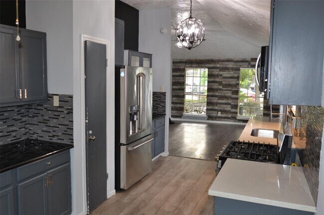 Building Photo - 20522 Burwood Cir