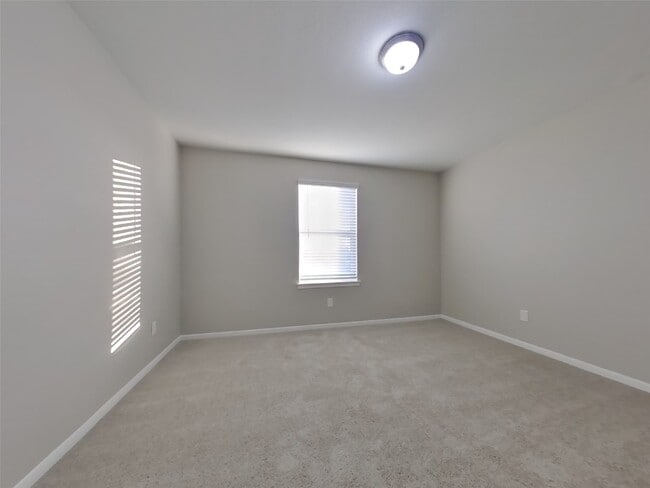 Building Photo - 916 American Monarch Dr