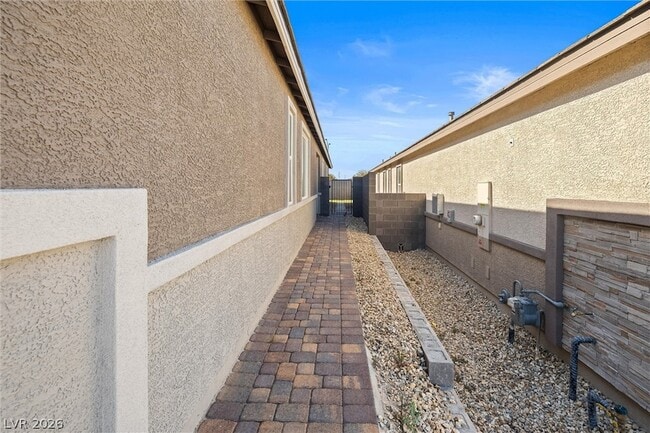 Building Photo - 9446 Sequoia Rdg Ave