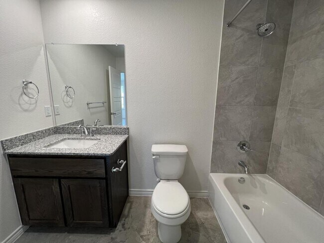 Building Photo - 113 Wind Ridge Dr