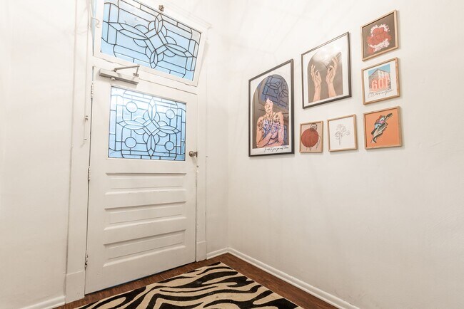 Building Photo - 601 E Warrington Ave