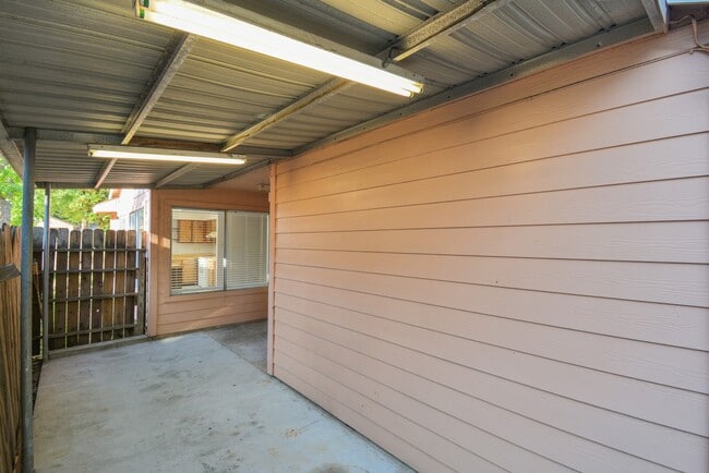 Building Photo - 19214 Cypress River Dr