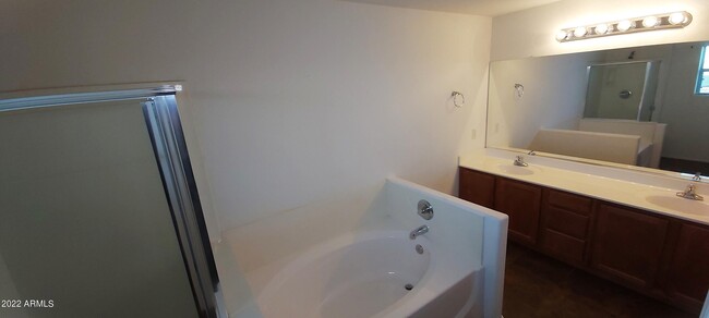 Building Photo - 518 W Black Hawk Pl