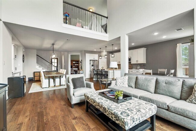 Building Photo - 2603 Country Ln