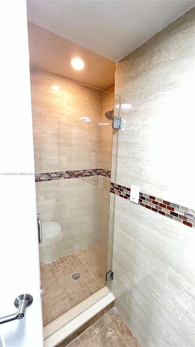 Building Photo - 8235 Crespi Blvd