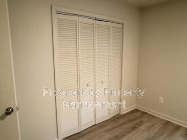 Building Photo - 1715 Scenic Dr