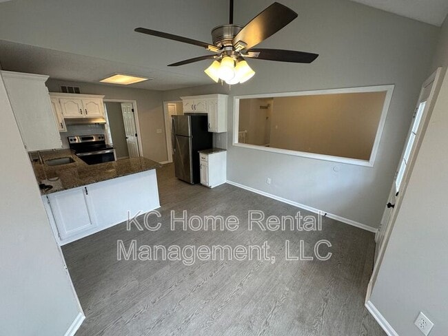 Building Photo - 1400 Cypress Dr