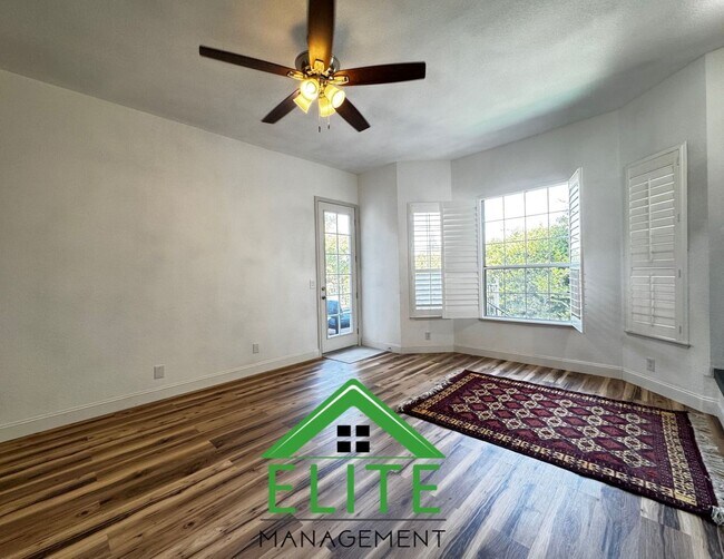 Building Photo - **Stunning Custom Home with Solar and Pool...