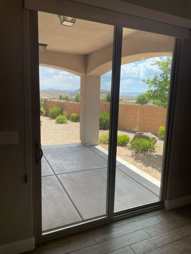 Building Photo - 4 Bedroom Condo With a Community Pool and ...